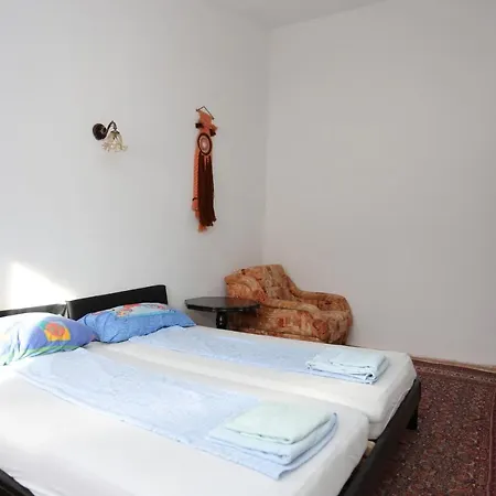 16345a Apartment